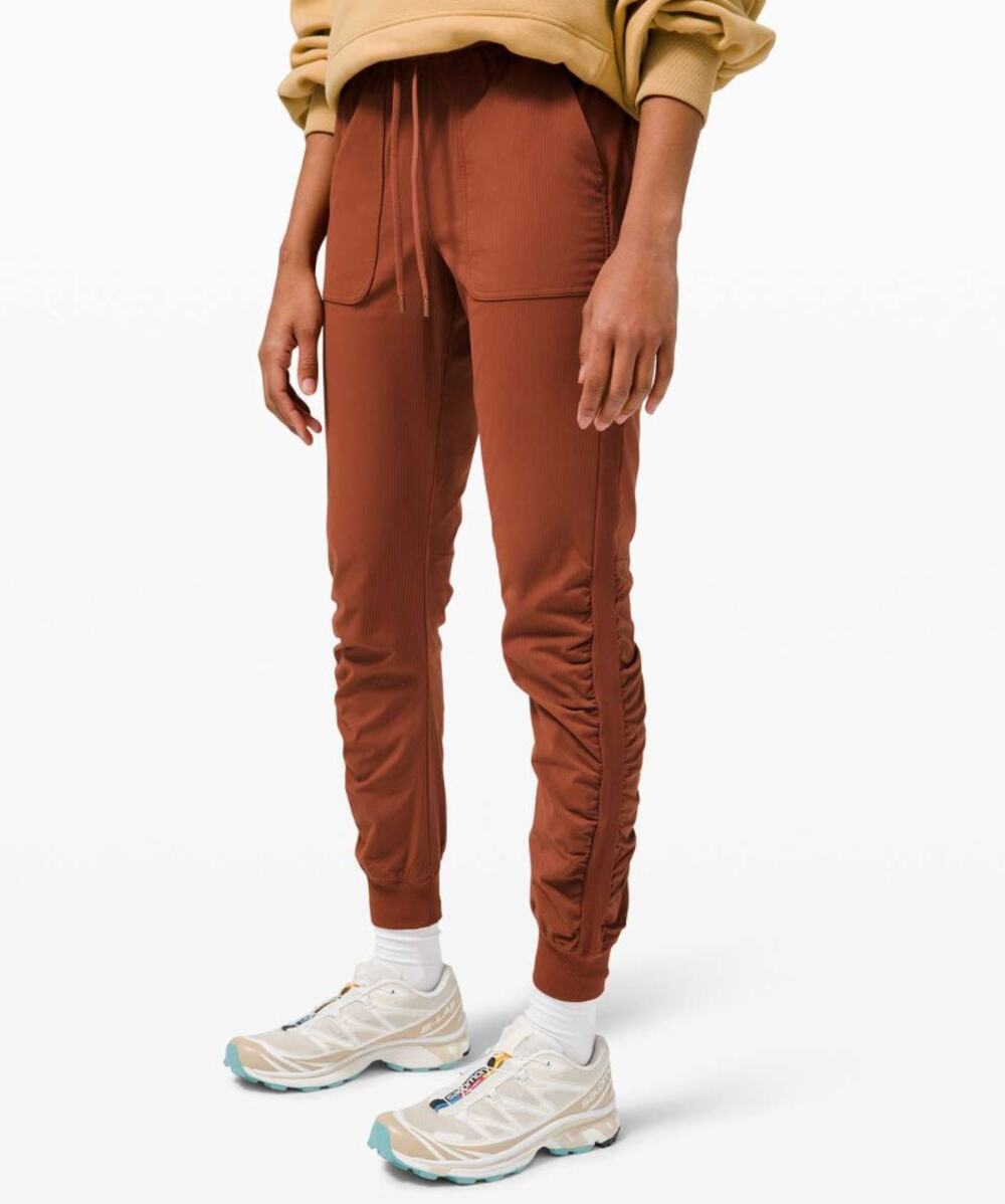 Lululemon Beyond the Studio Jogger 28" Dark Terracotta Size 6 NWOT Zip Pocket